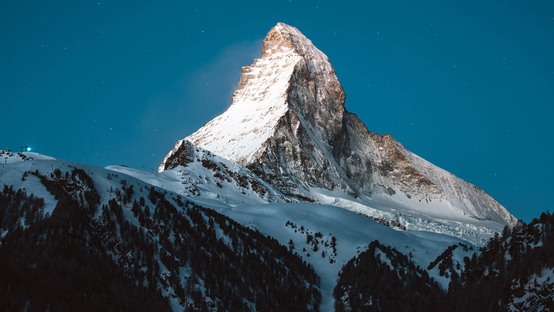 Cervino - La montagna del mondo backdrop