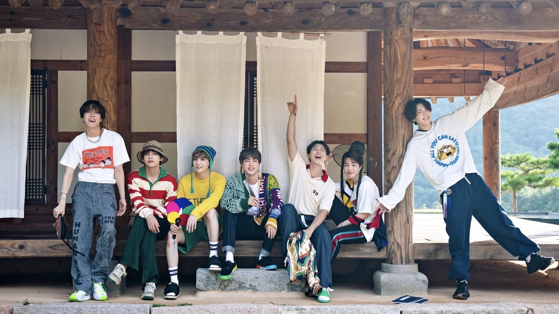 BTS 2019 SUMMER PACKAGE in Korea backdrop